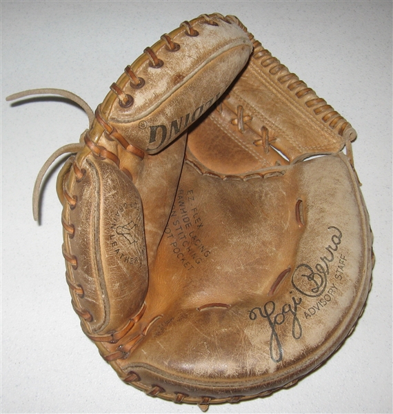 Yogi Berra Spalding Baseball Catchers Mitt