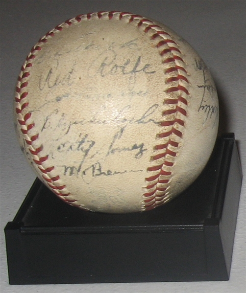 1940 New York Yankees Team Signed Reach Ball, GAI Authentic